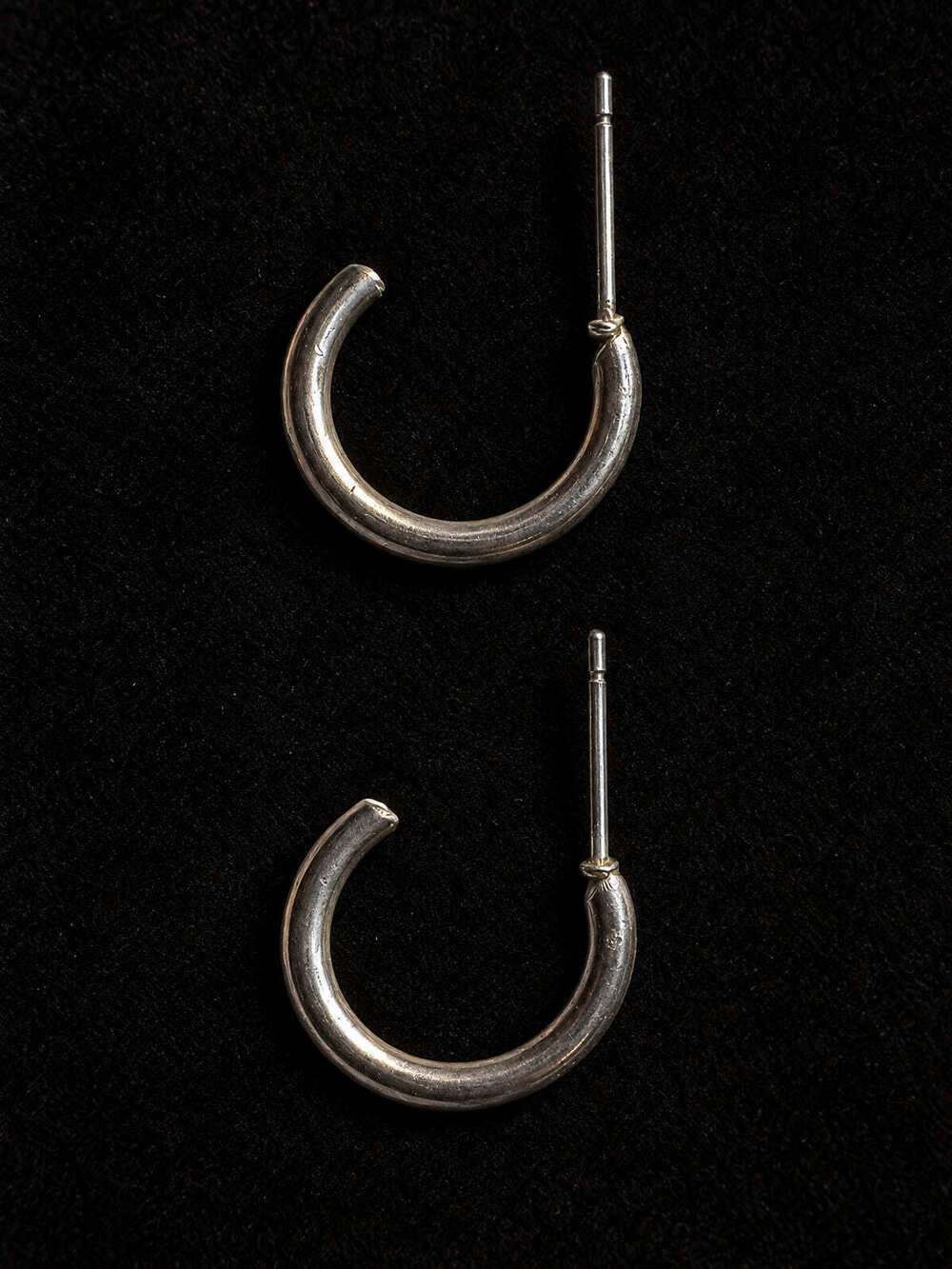 ⚜️ Hoop Earrings | Minimalist | Small Silver-Tone Post Hoops 💗